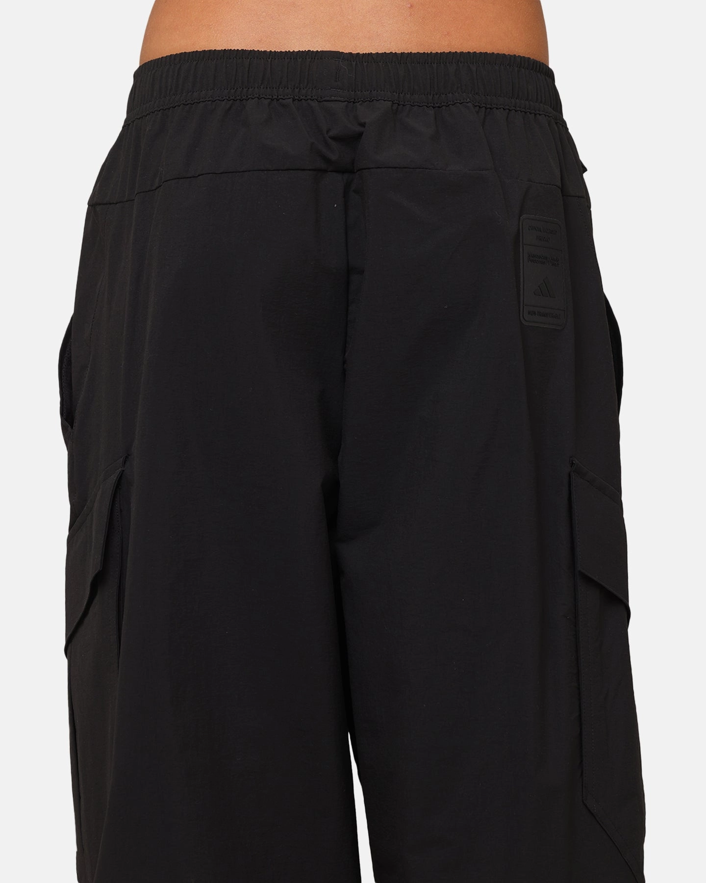 adidas x Mercedes-AMG PETRONAS Formula One F1 2025 Mechanics Joggers Black/White