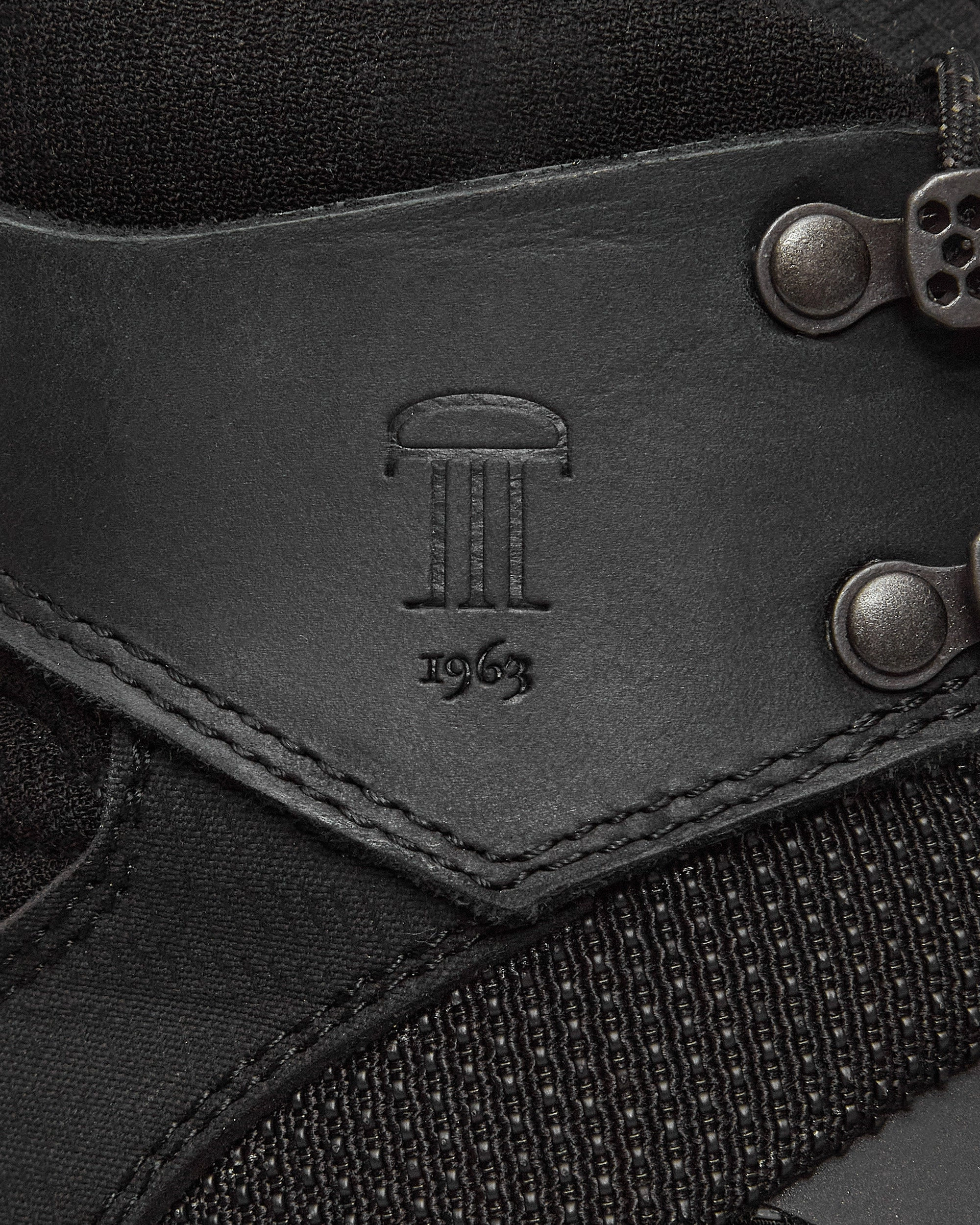 Carbonaz Boots Black
