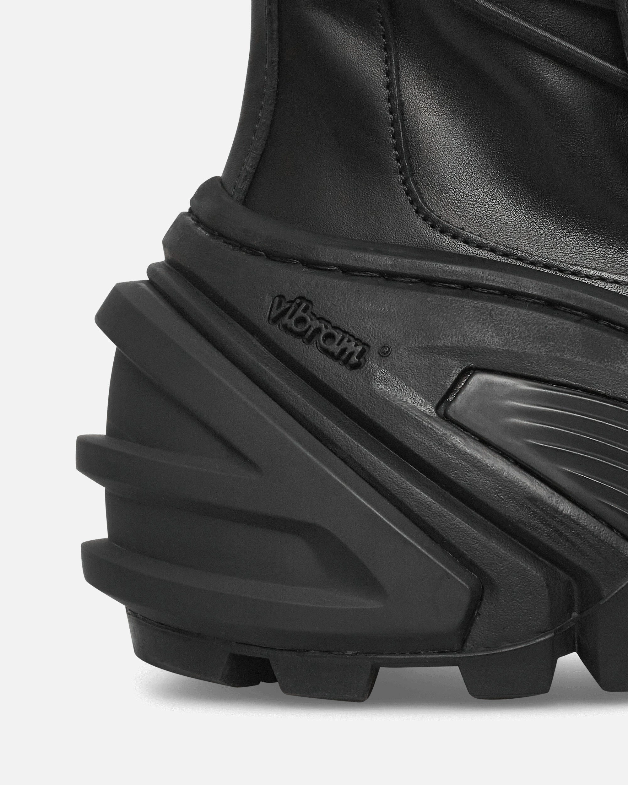 Fixed Sole Buckle Boots Black