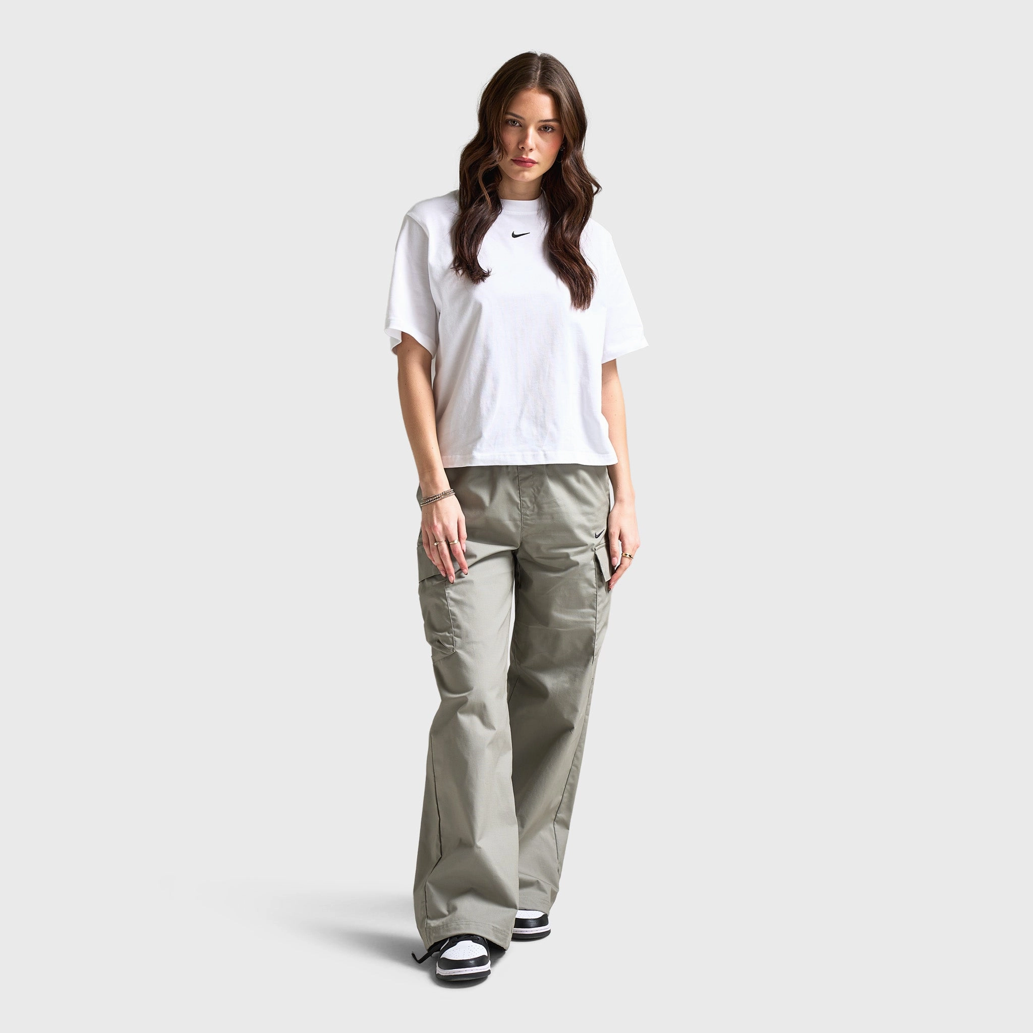 Nike Sportswear Women's Mid-Rise Cargo Pants Light Army / Black