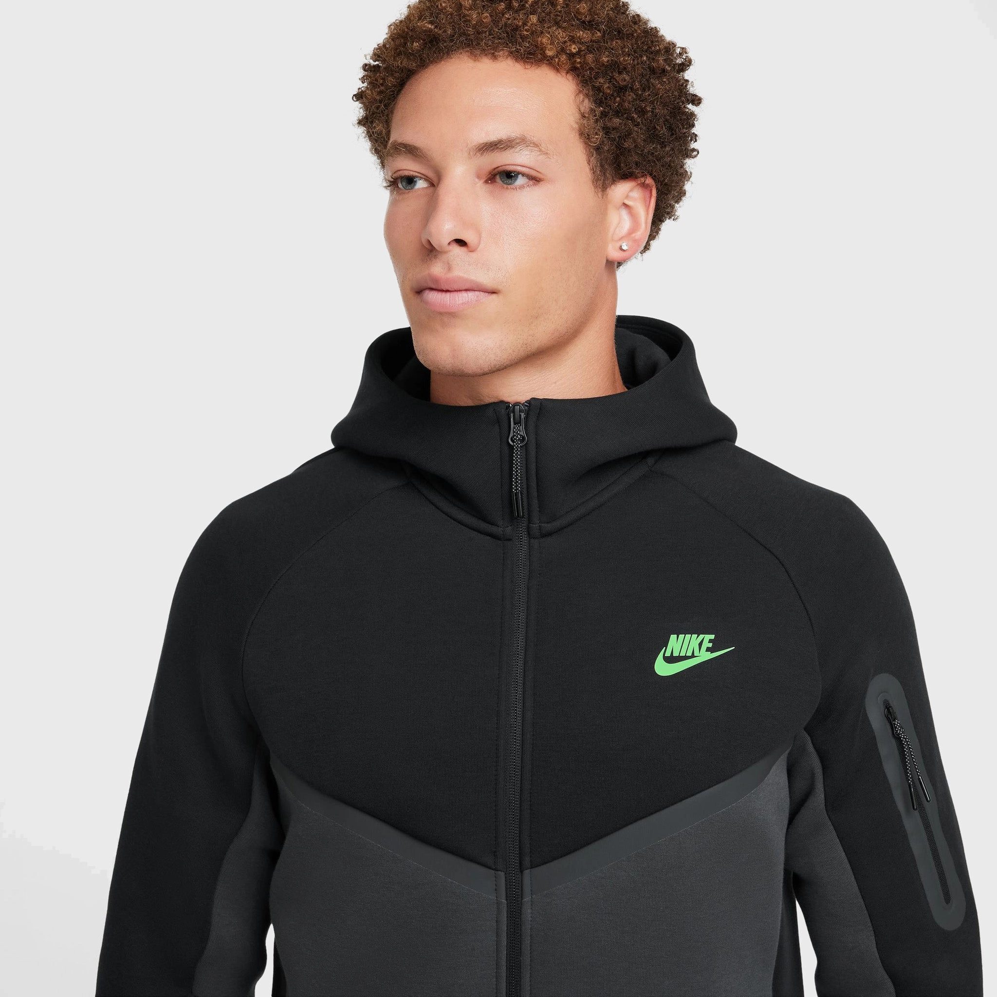 Nike Tech Fleece Full-Zip Windrunner Hoodie Black / Anthracite - Green Strike