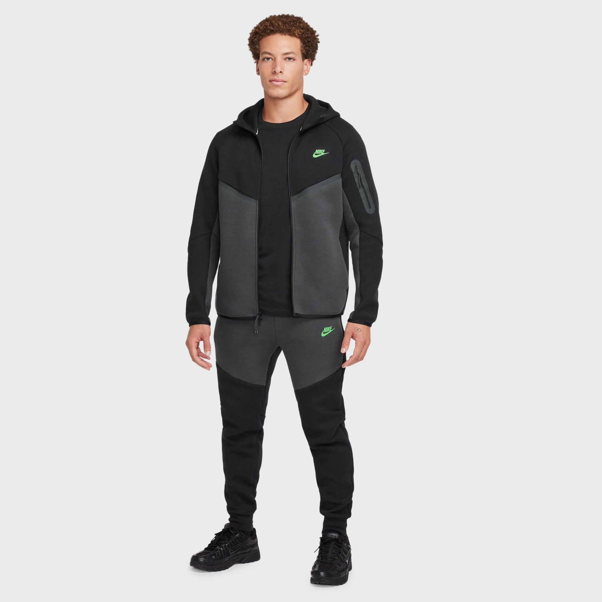 Nike Tech Fleece Full-Zip Windrunner Hoodie Black / Anthracite - Green Strike