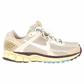Nike Zoom Vomero 5 Sneakers in Beige Synthetic