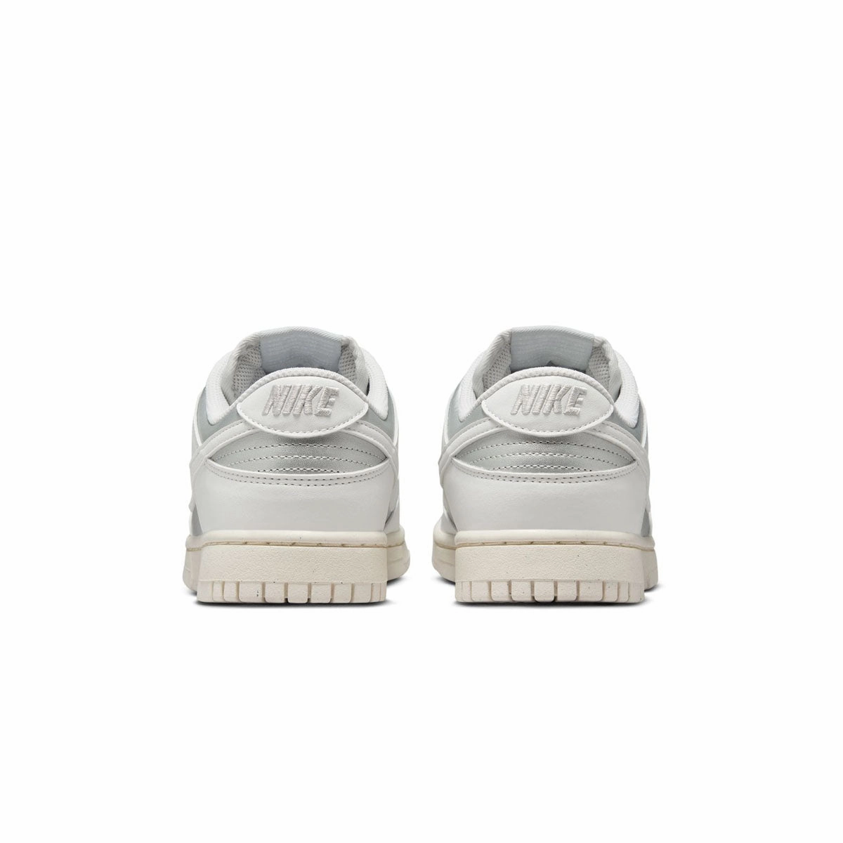 Wmns Dunk Low Next Nature 'Metallic Platinum'